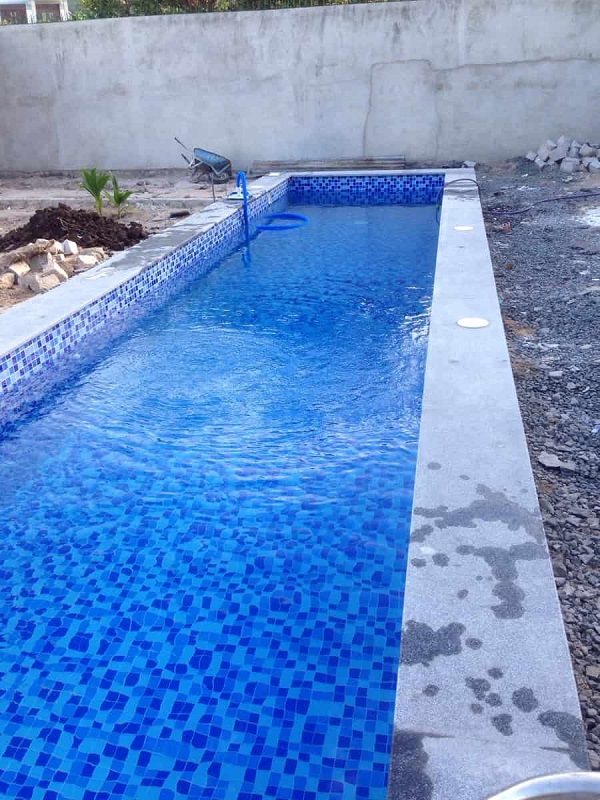 be-boi-gia-dinh-bac-thuong-1 Bể bơi gian đình bác Thượng có diện tích 36m2