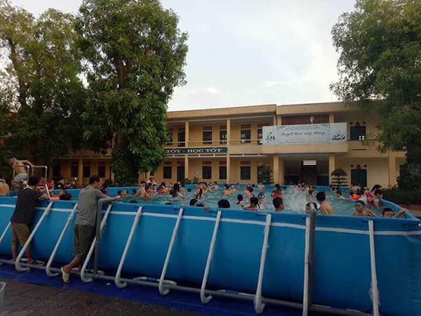 khai-truong-be-boi-bat-hai-phong1 Hình ảnh bể bơi bạt của trường tiểu học Cát Bi