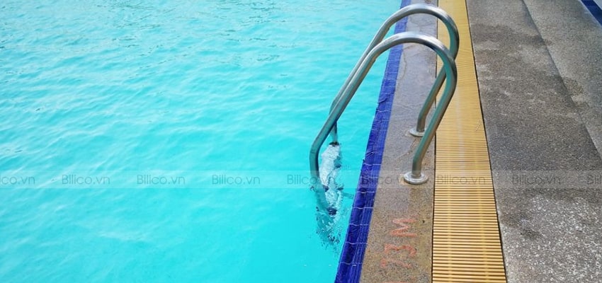 Thang bể bơi Emaux SFF có thiết kế hiện đại