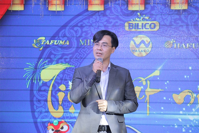 tổng giám đốc Trần Thanh Bình phát biểu tại buổi tất nien 2021