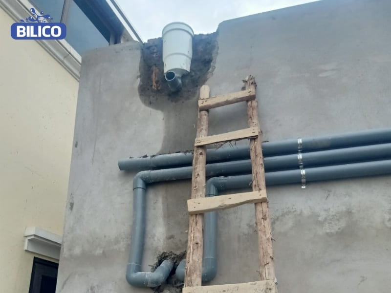 một số hình ảnh trong quá trình đục bê tông chôn skimmer