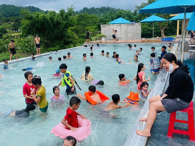 Hình ảnh công trình bể bơi ngoài trời tại Vĩnh Phúc Hình ảnh công trình bể bơi ngoài trời tại Vĩnh Phúc