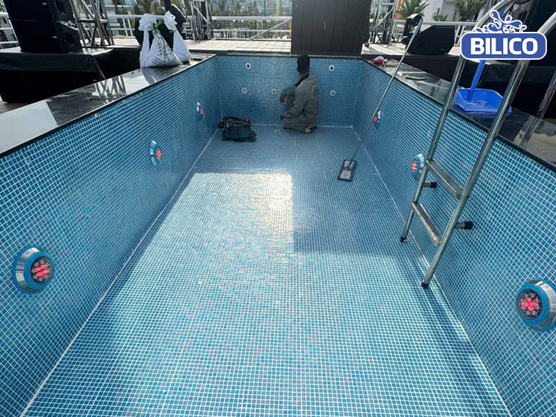 Bilico thi công bể bơi trên du thuyền anh Đoàn tại Hạ Long